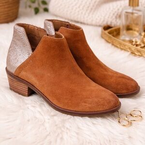 FRYE AND CO. Suede and Silver Ankle Boots